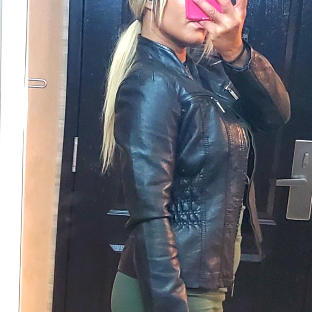 Jacket - Picture 5 of 8